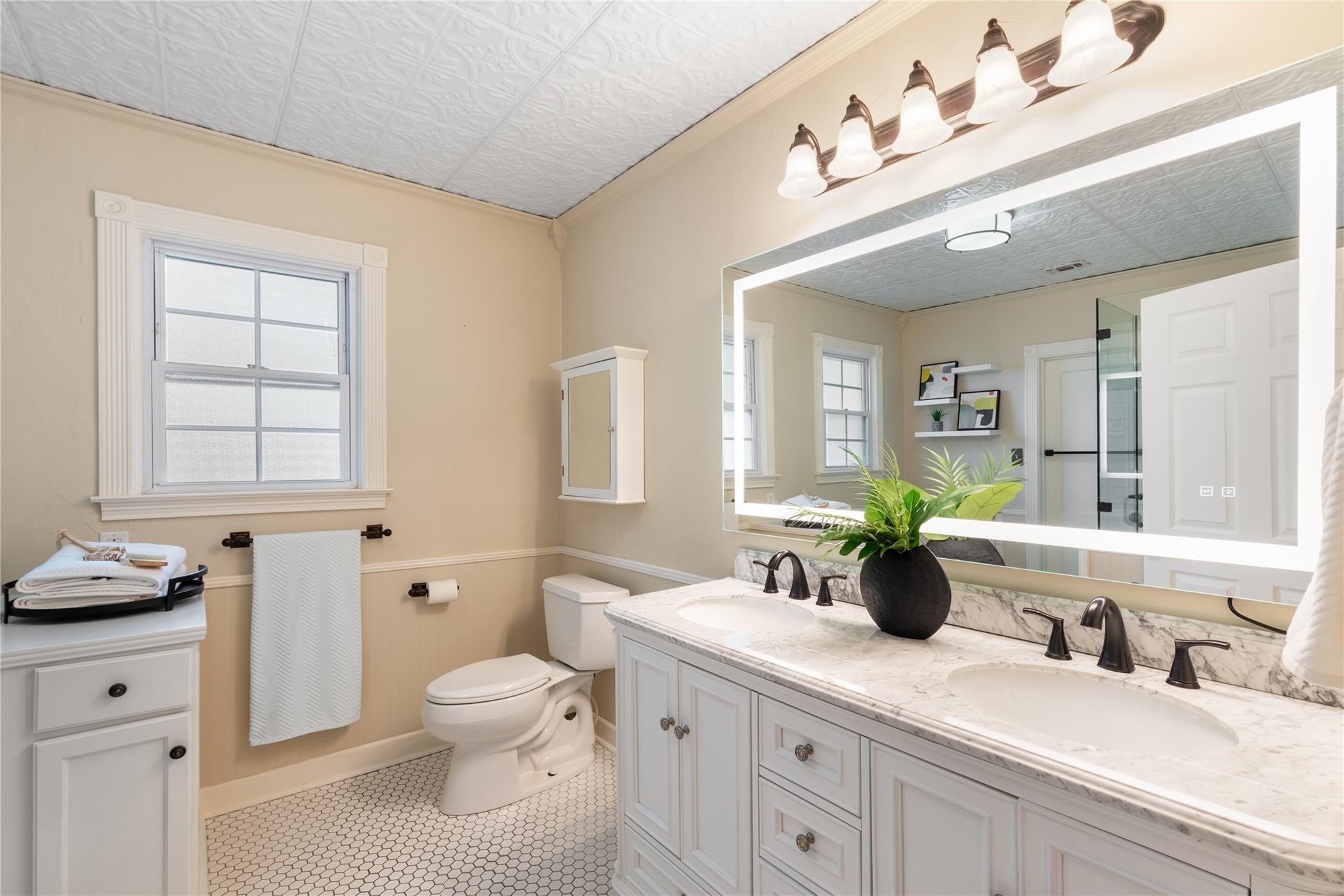 2206 Newfield Ln, Austin, TX 78703