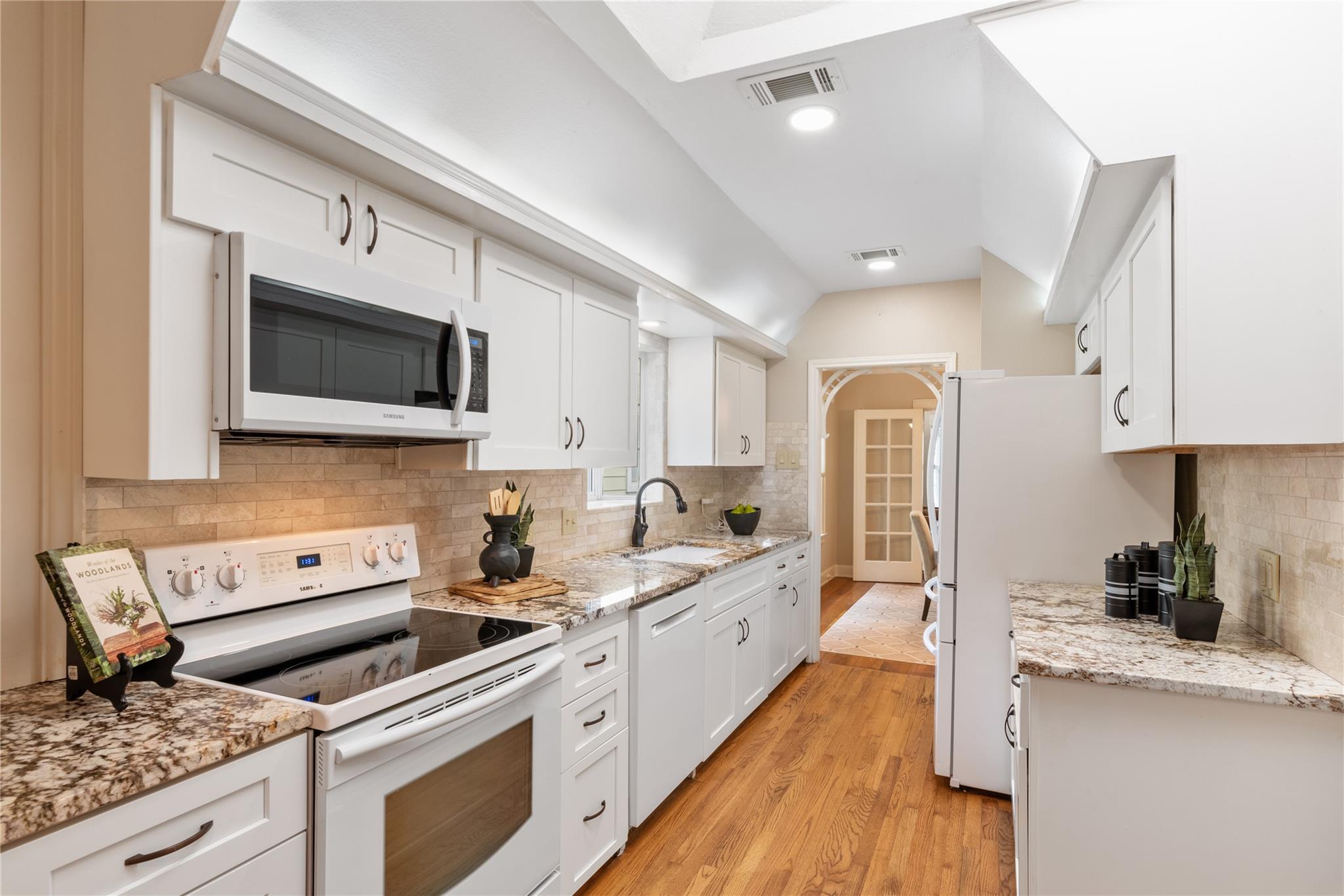 2206 Newfield Ln, Austin, TX 78703