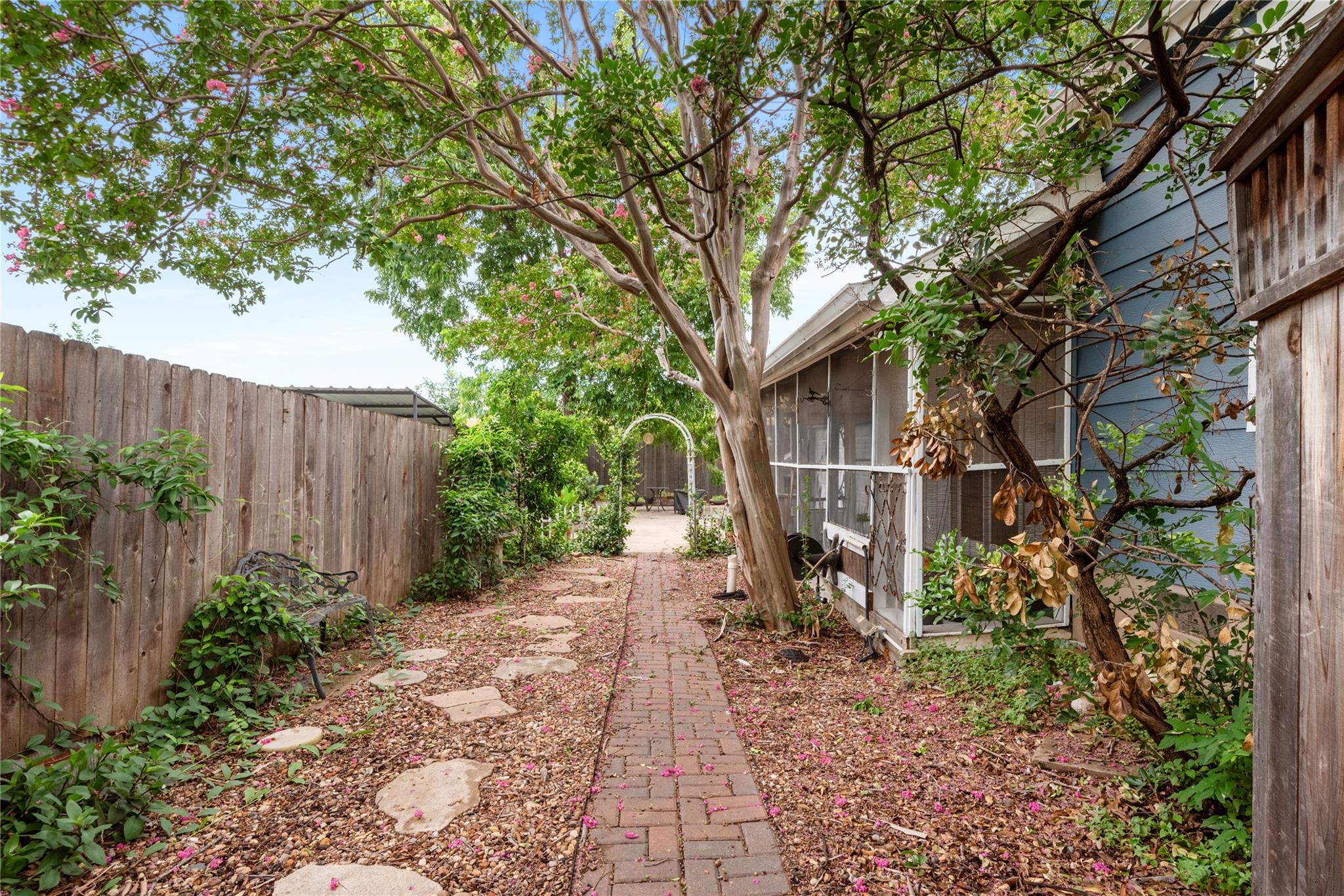 2206 Newfield Ln, Austin, TX 78703