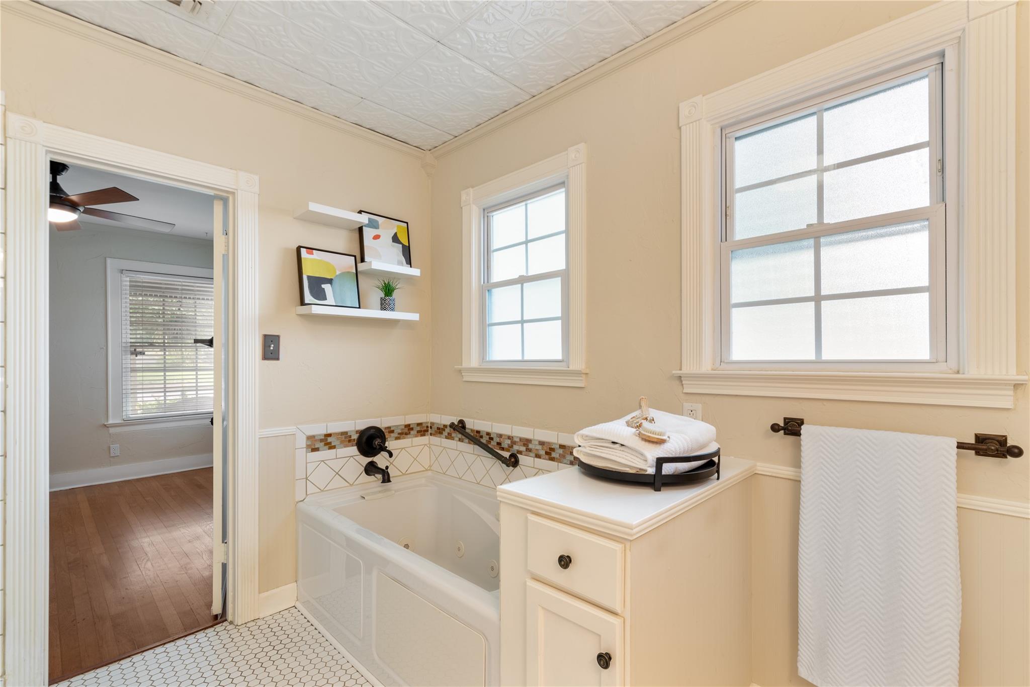 2206 Newfield Ln, Austin, TX 78703