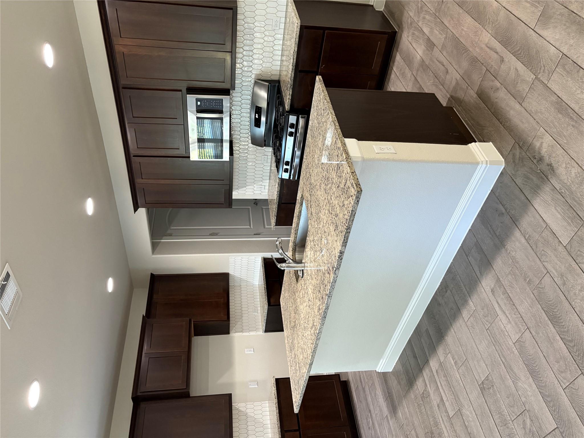 105 Stone Canyon Dr, Georgetown, TX 78626