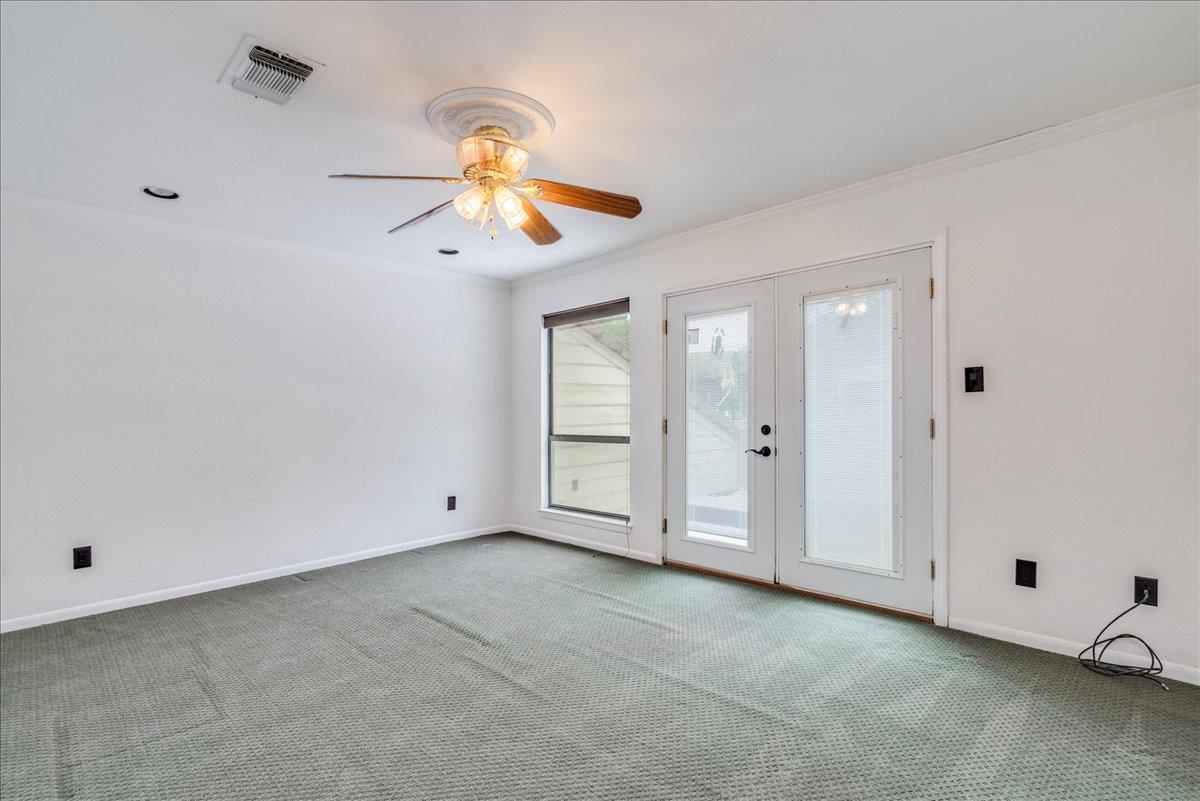 501 Highlands Blvd # 13, Horseshoe Bay, TX 78657