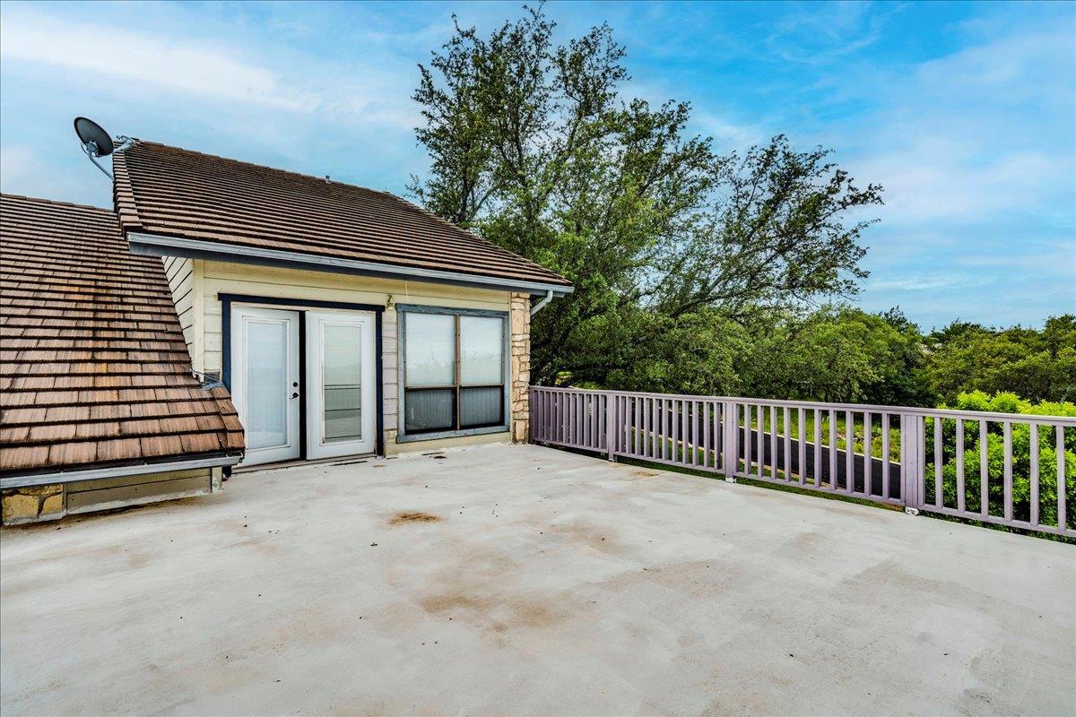 501 Highlands Blvd # 13, Horseshoe Bay, TX 78657