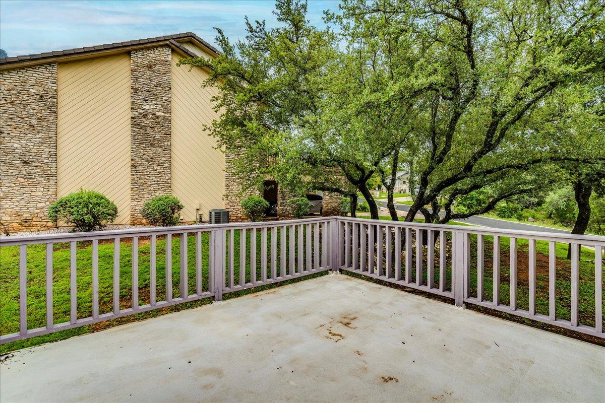 501 Highlands Blvd # 13, Horseshoe Bay, TX 78657