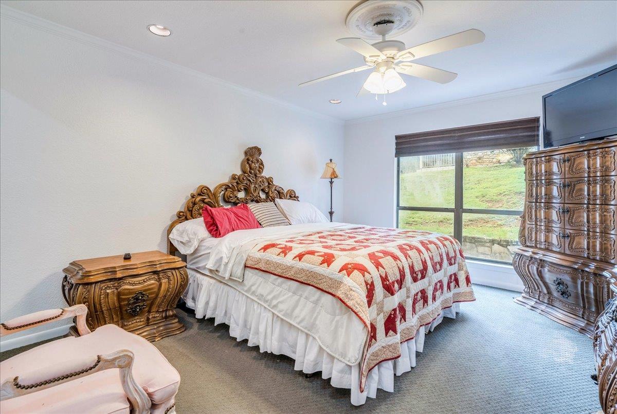 501 Highlands Blvd # 13, Horseshoe Bay, TX 78657