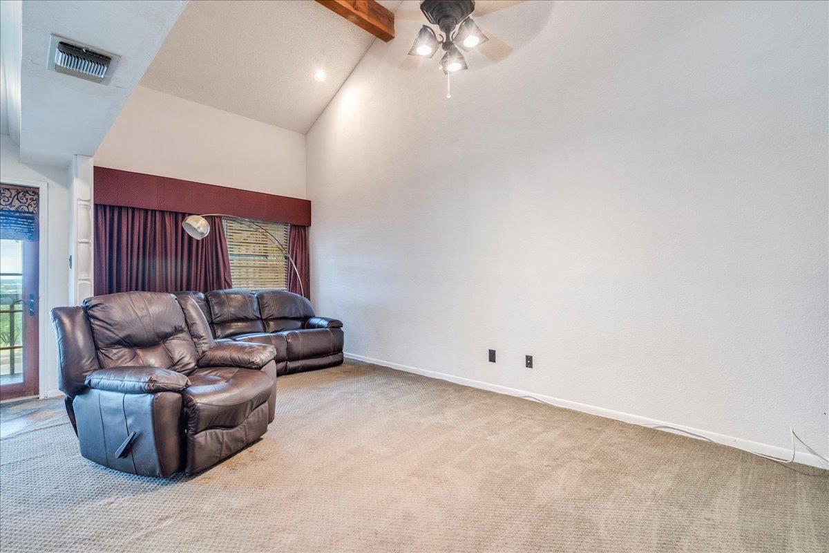 501 Highlands Blvd # 13, Horseshoe Bay, TX 78657
