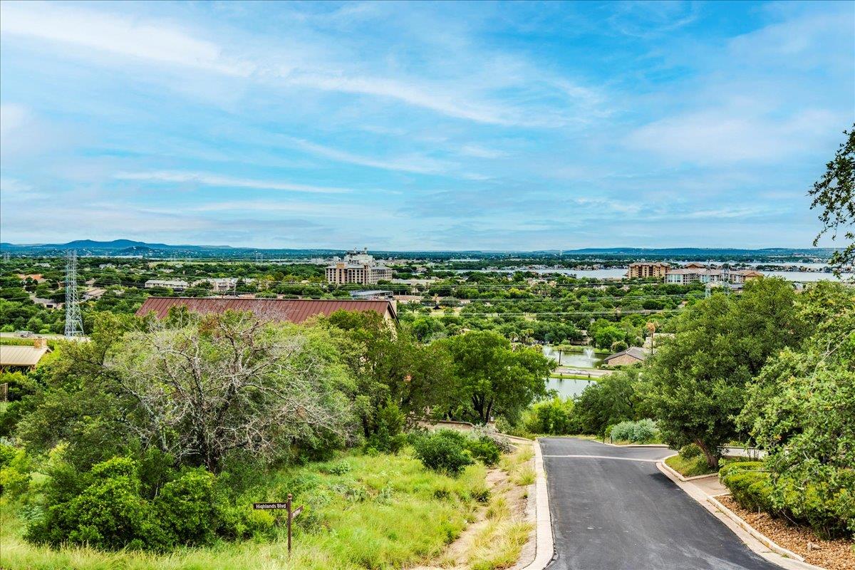 501 Highlands Blvd # 13, Horseshoe Bay, TX 78657