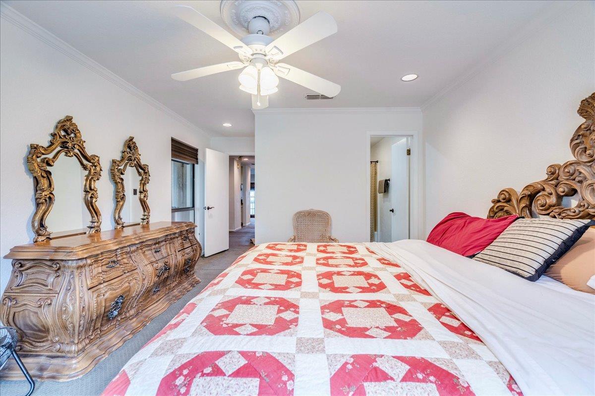501 Highlands Blvd # 13, Horseshoe Bay, TX 78657