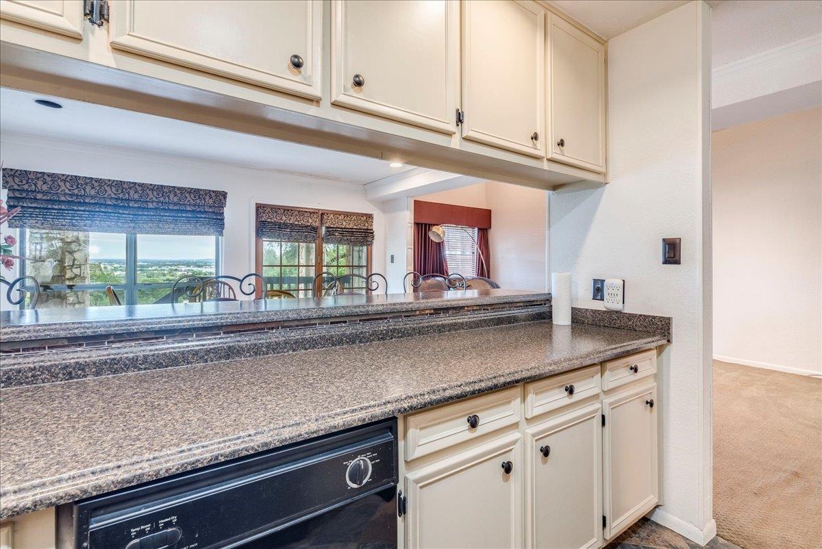 501 Highlands Blvd # 13, Horseshoe Bay, TX 78657