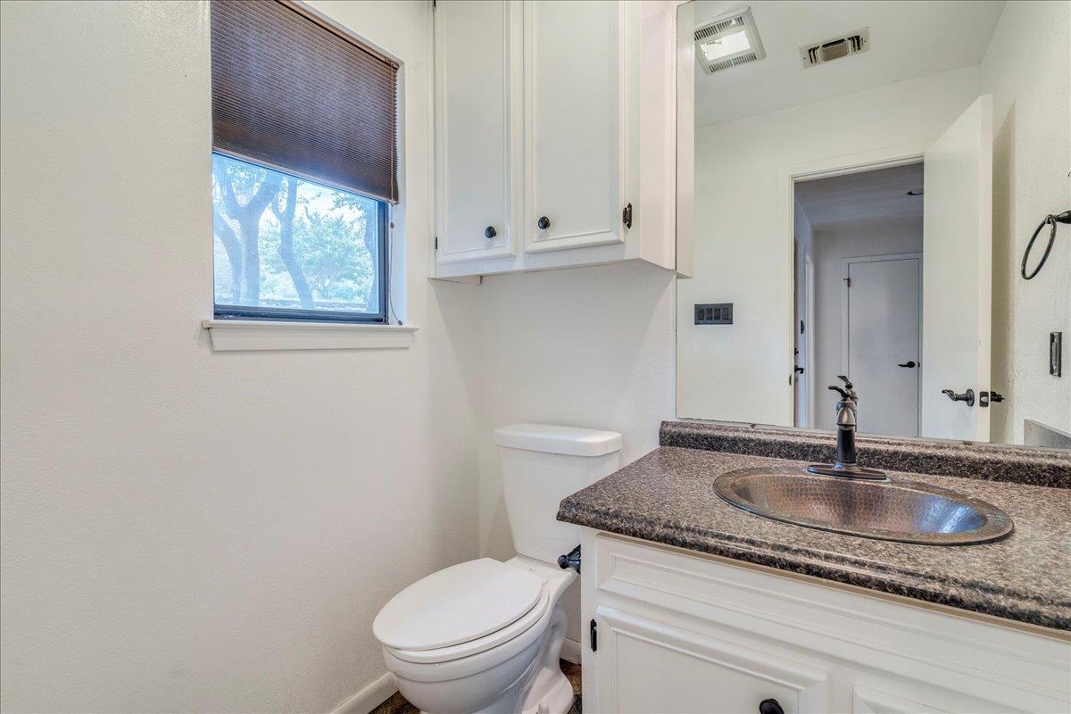 501 Highlands Blvd # 13, Horseshoe Bay, TX 78657