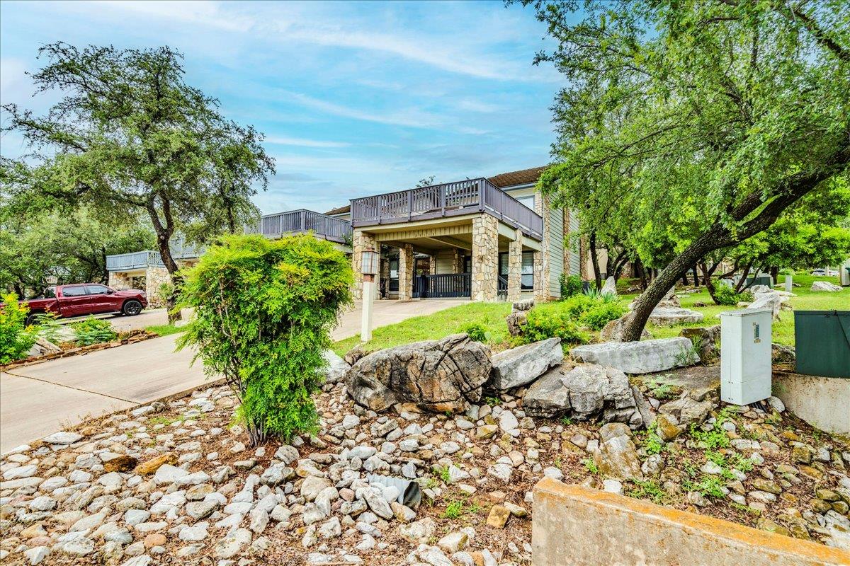 501 Highlands Blvd # 13, Horseshoe Bay, TX 78657