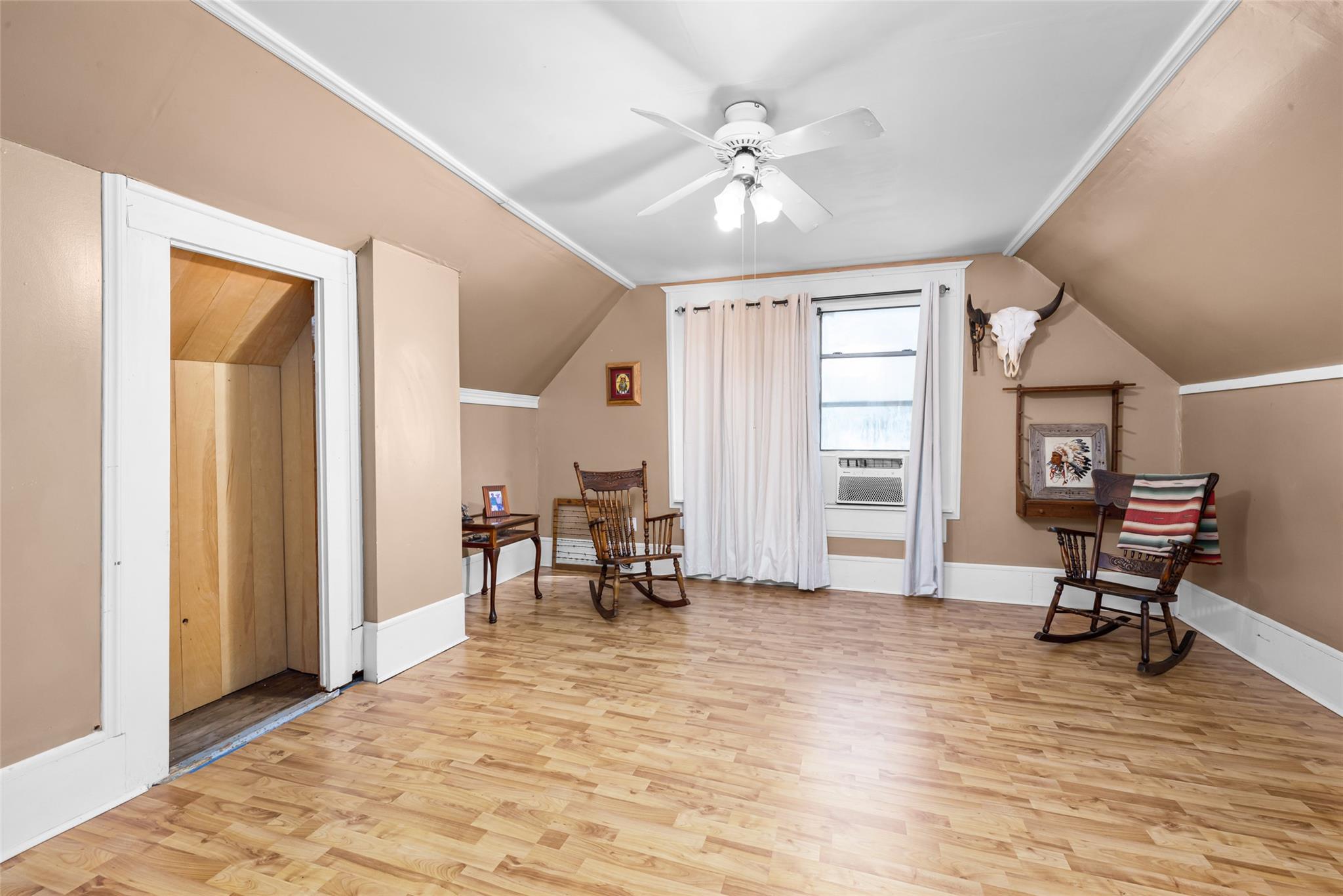 409 W Clark St, Bartlett, TX 76511