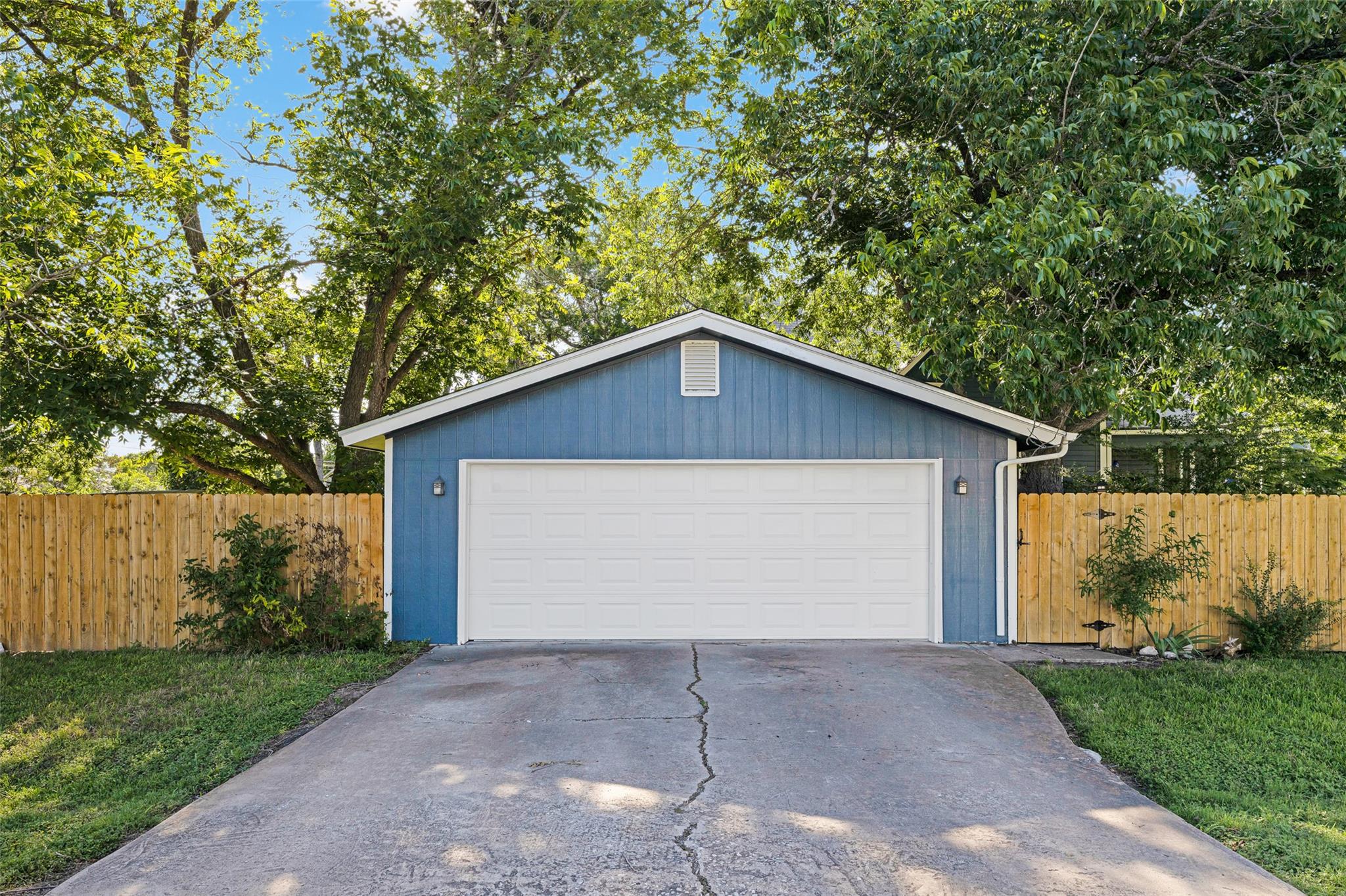 409 W Clark St, Bartlett, TX 76511