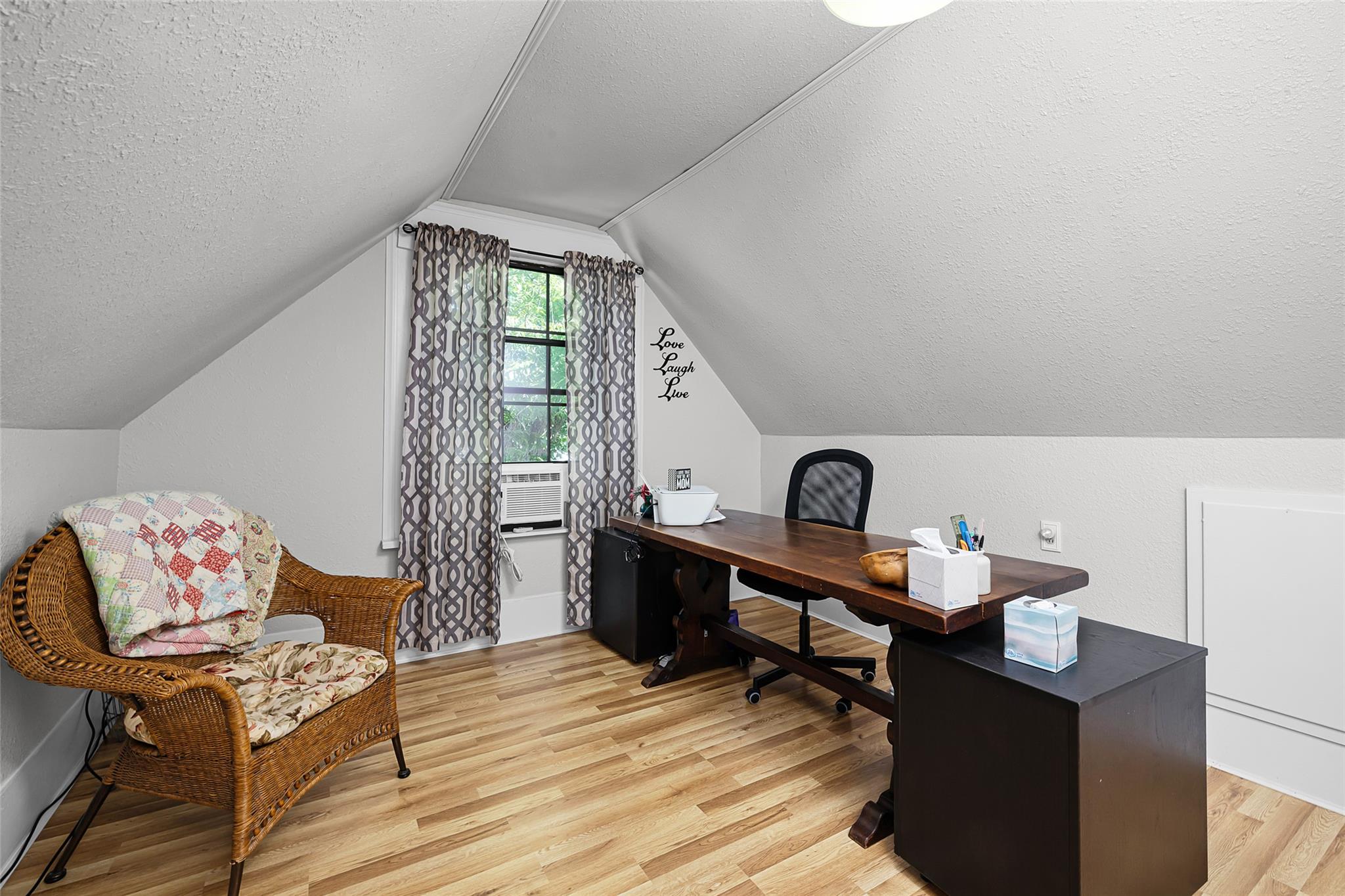 409 W Clark St, Bartlett, TX 76511