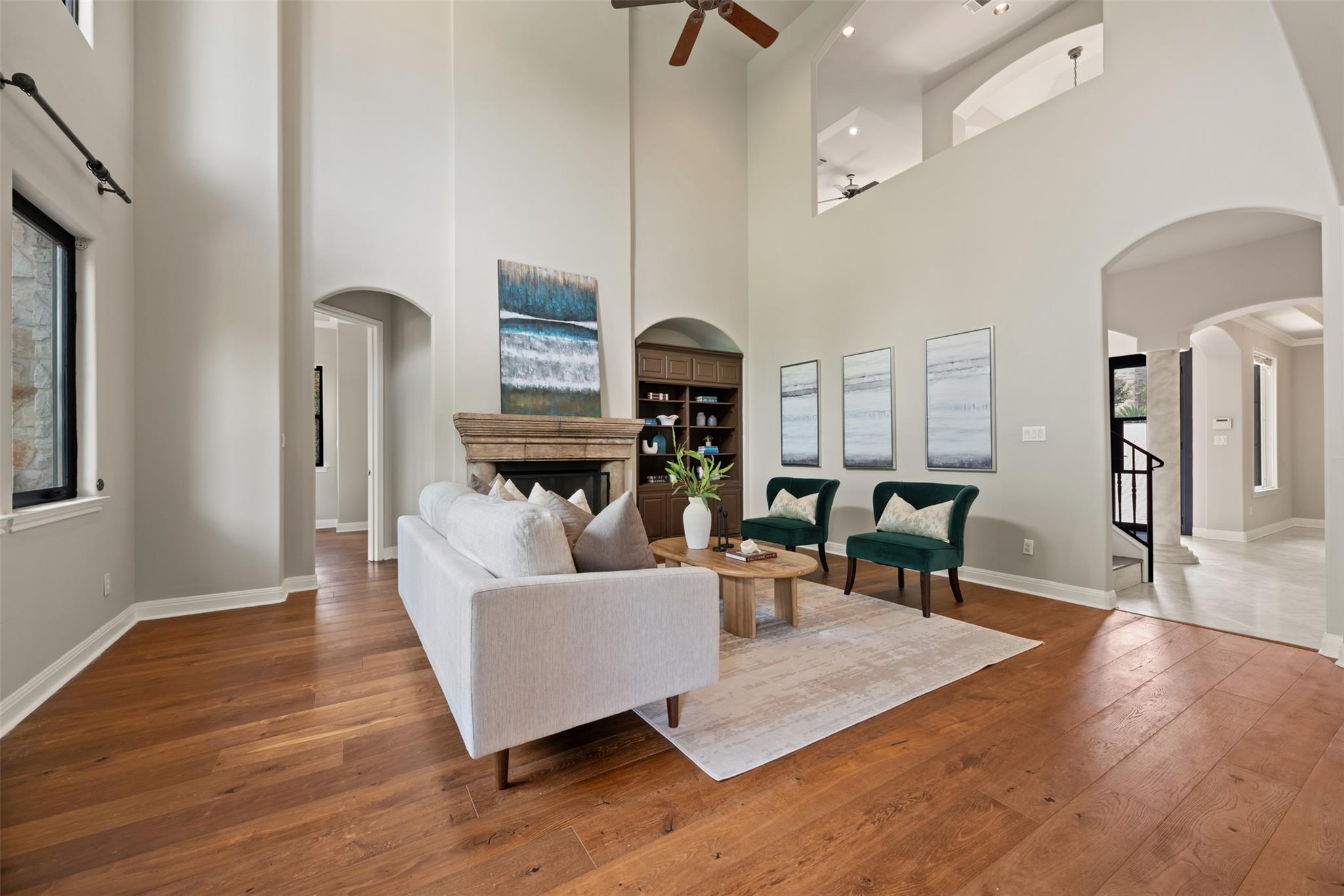 27 Autumn Oaks Dr, The Hills, TX 78738