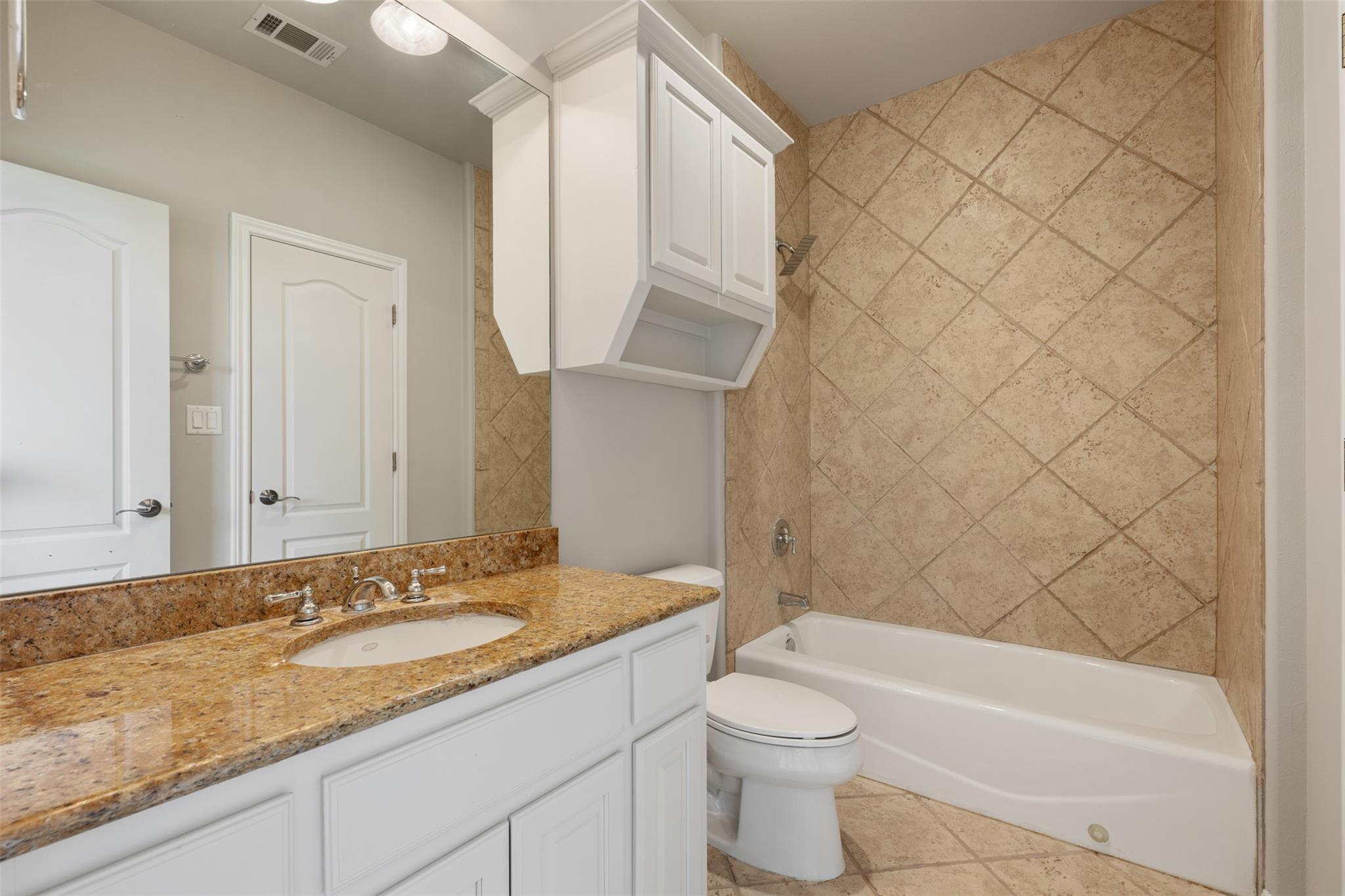 27 Autumn Oaks Dr, The Hills, TX 78738