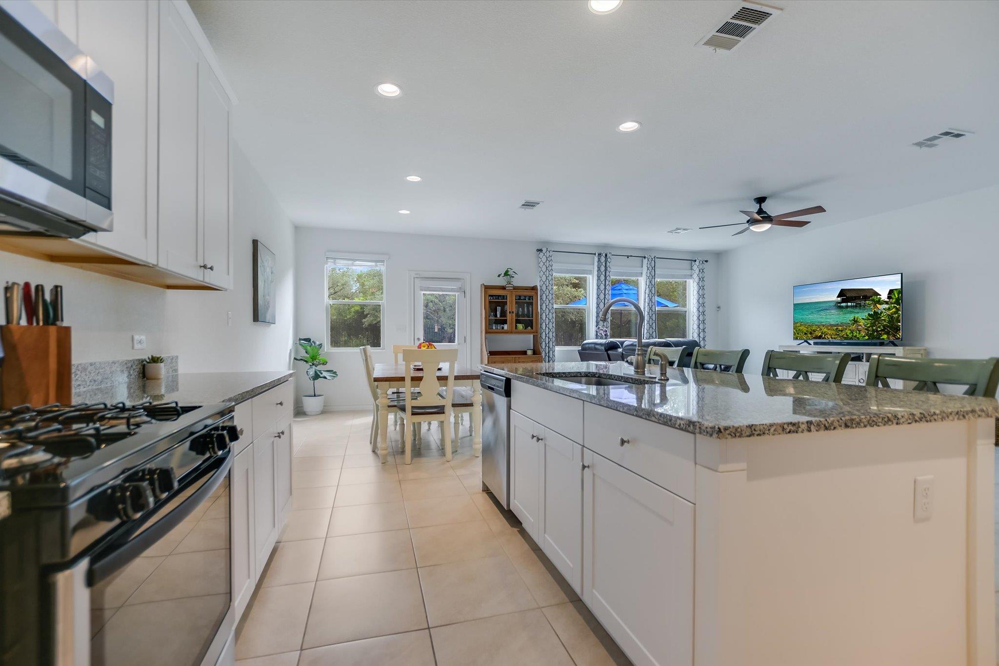 229 Mary Max Cir, San Marcos, TX 78666