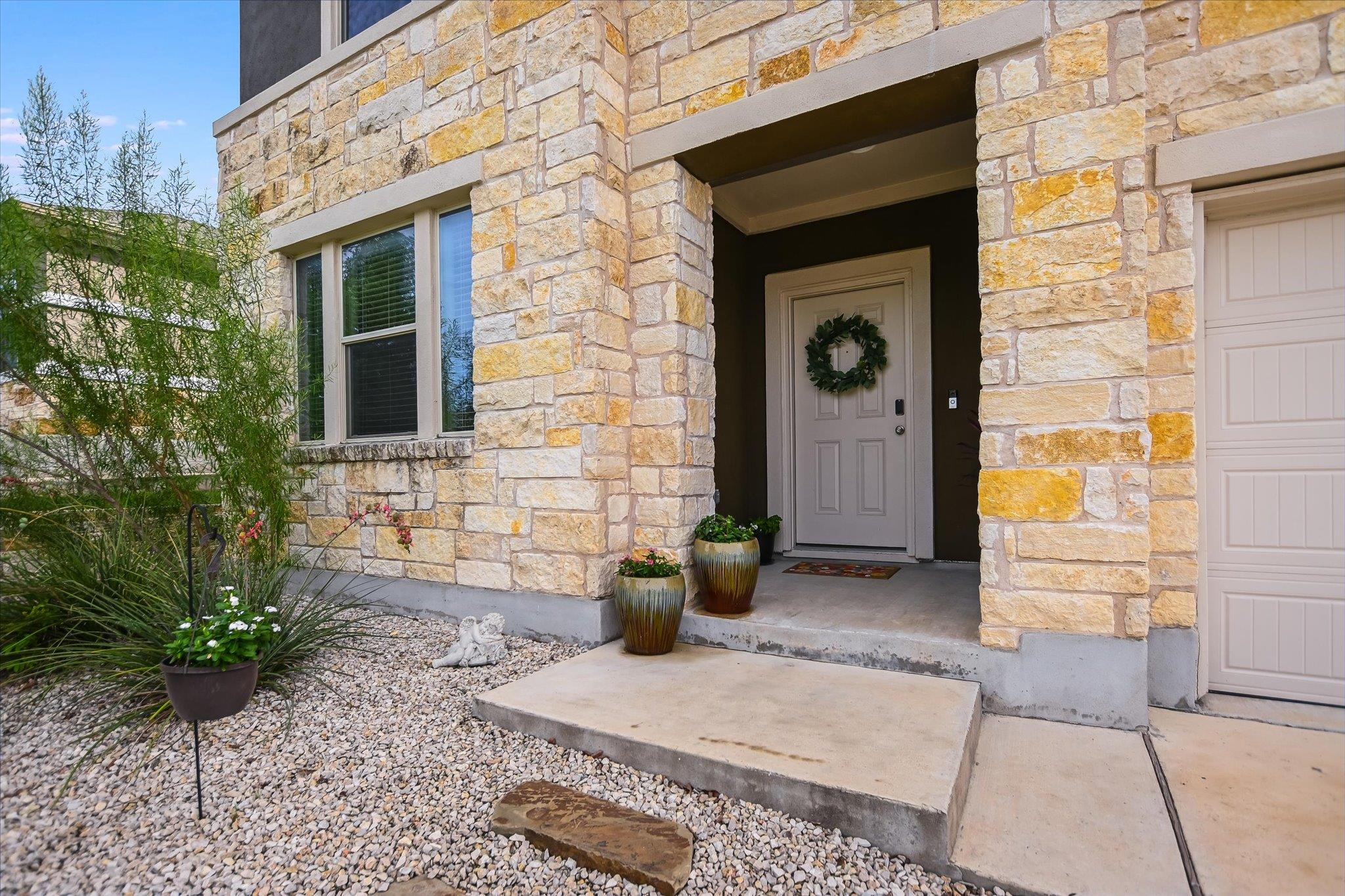 229 Mary Max Cir, San Marcos, TX 78666