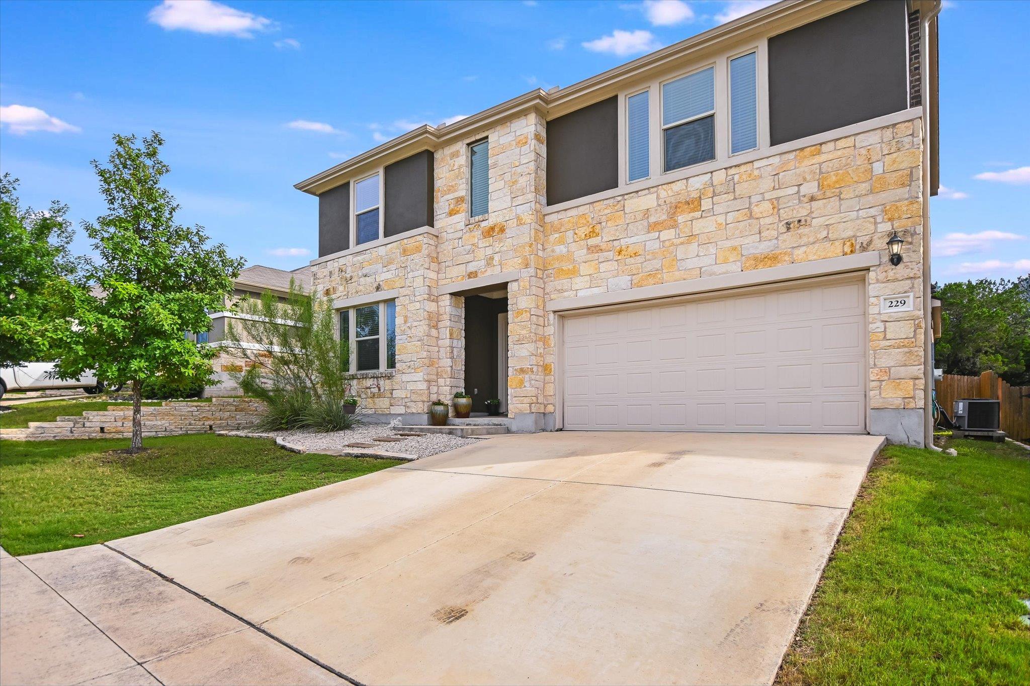 229 Mary Max Cir, San Marcos, TX 78666