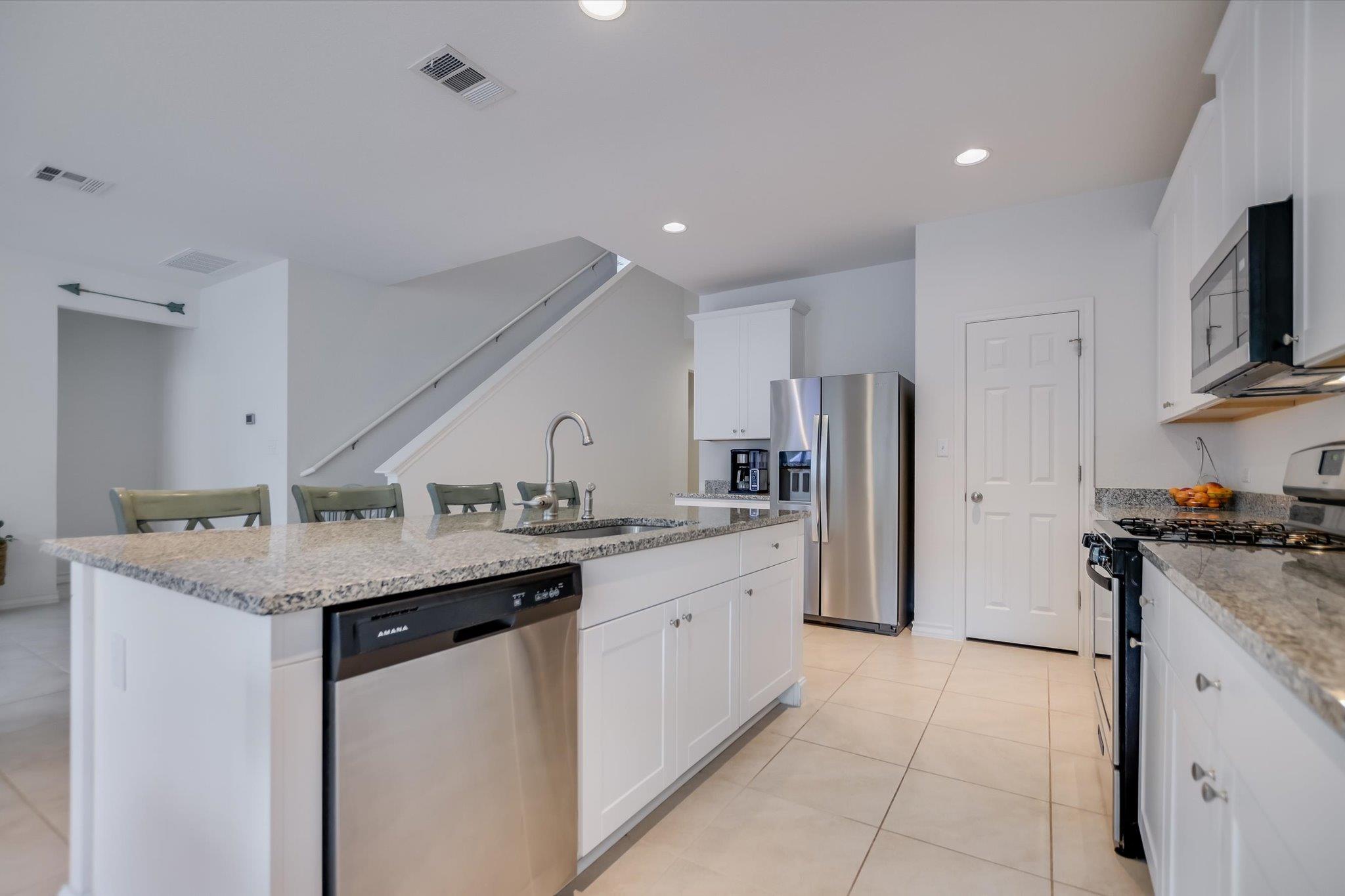 229 Mary Max Cir, San Marcos, TX 78666