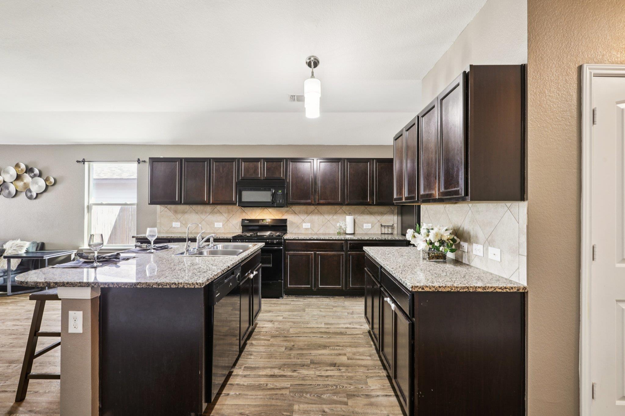 805 Red Tails Dr, Austin, TX 78725