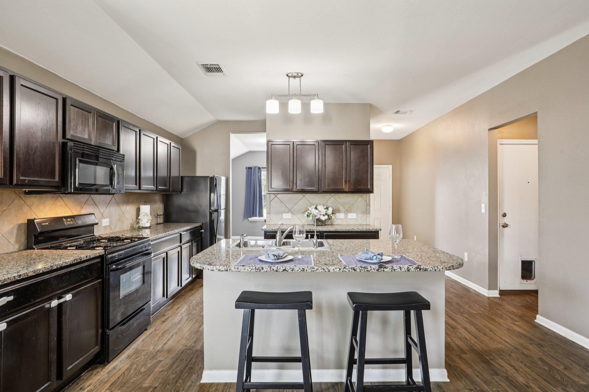 805 Red Tails Dr, Austin, TX 78725