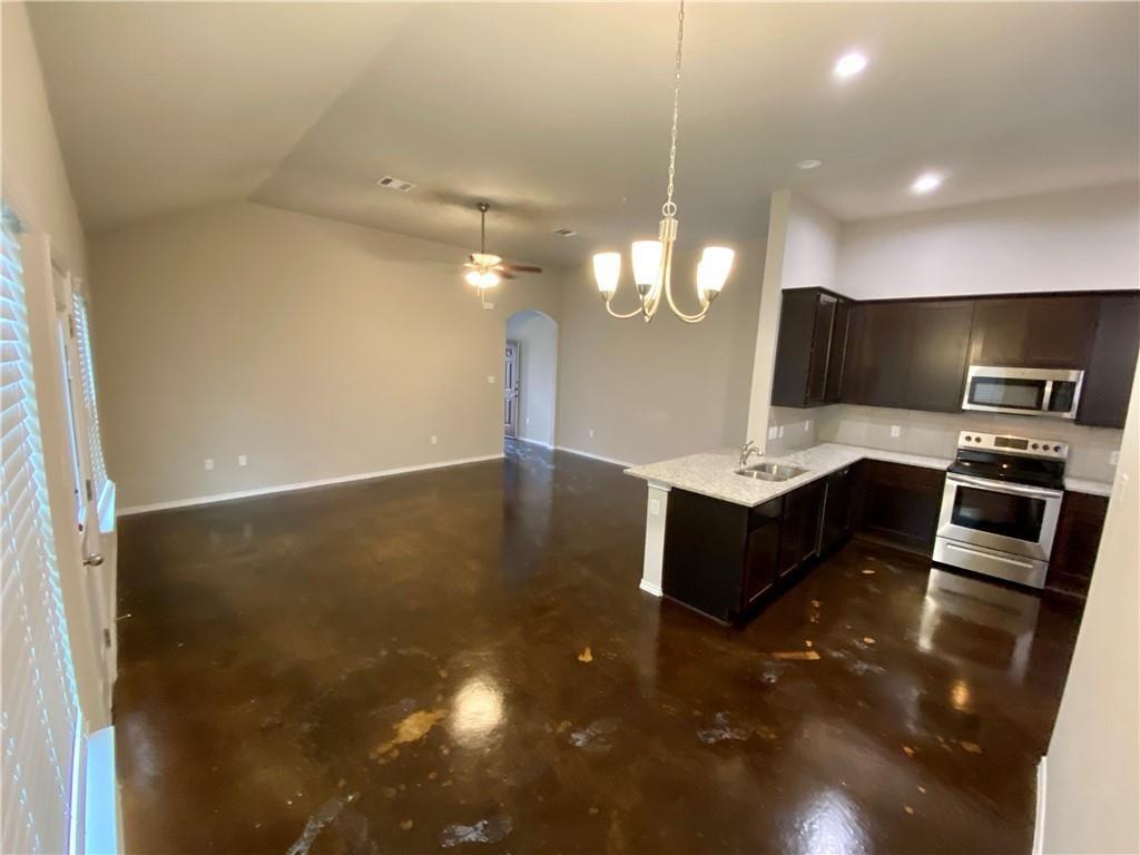 1507 Lucille St, Seguin, TX 78155