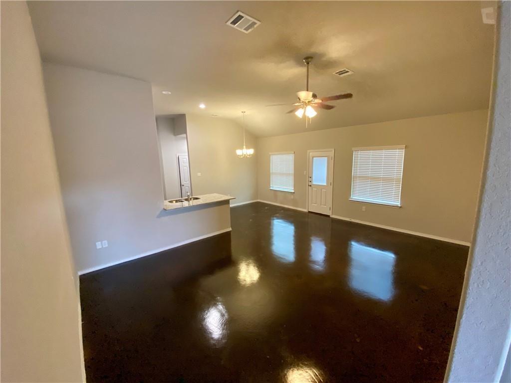 1507 Lucille St, Seguin, TX 78155