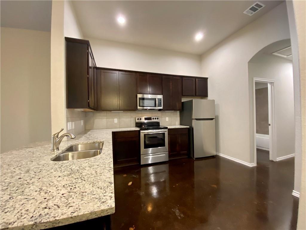 1507 Lucille St, Seguin, TX 78155