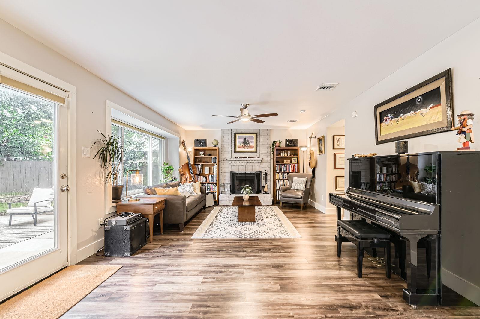 7702 Kincheon Ct, Austin, TX 78749