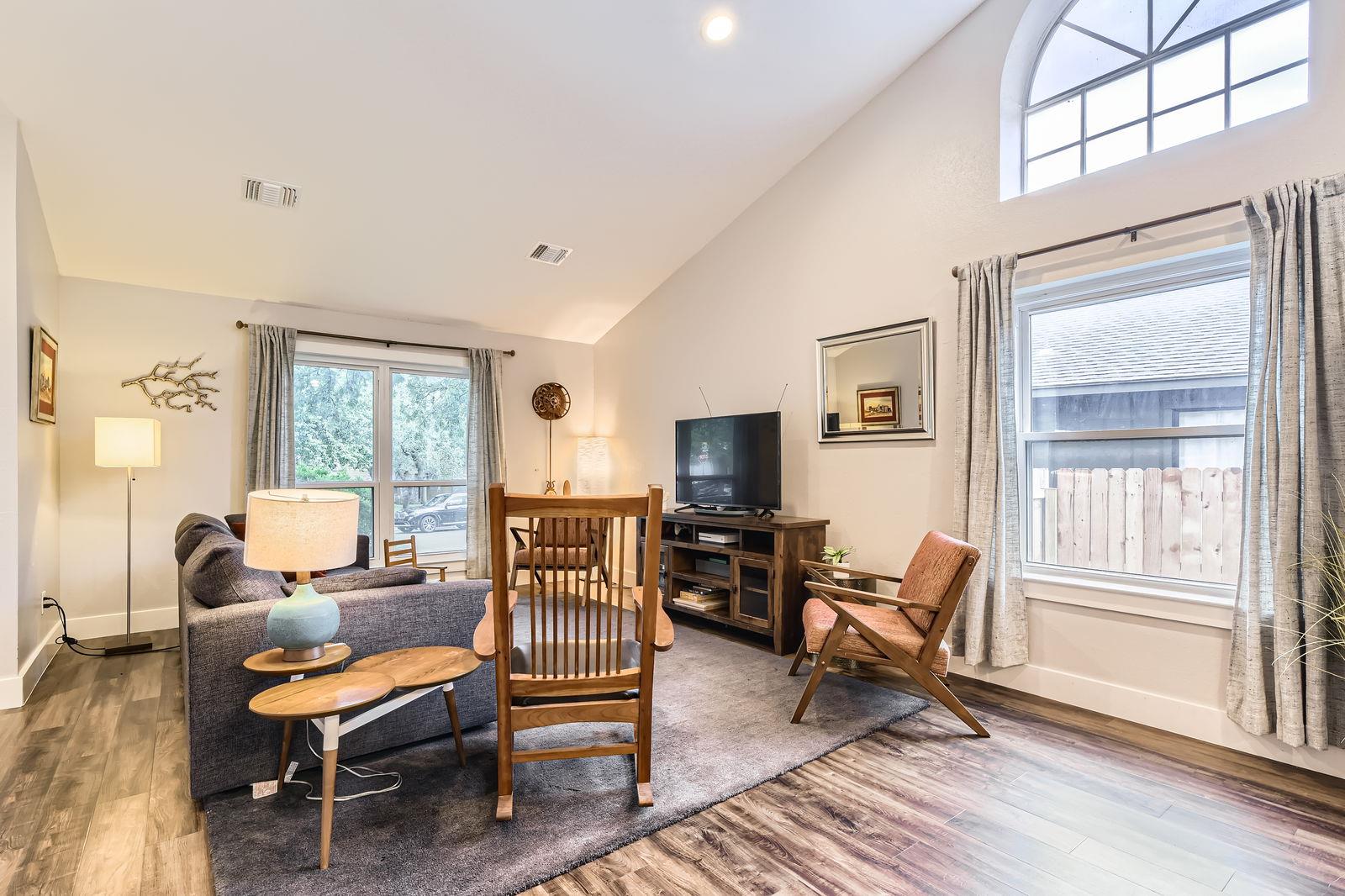 7702 Kincheon Ct, Austin, TX 78749