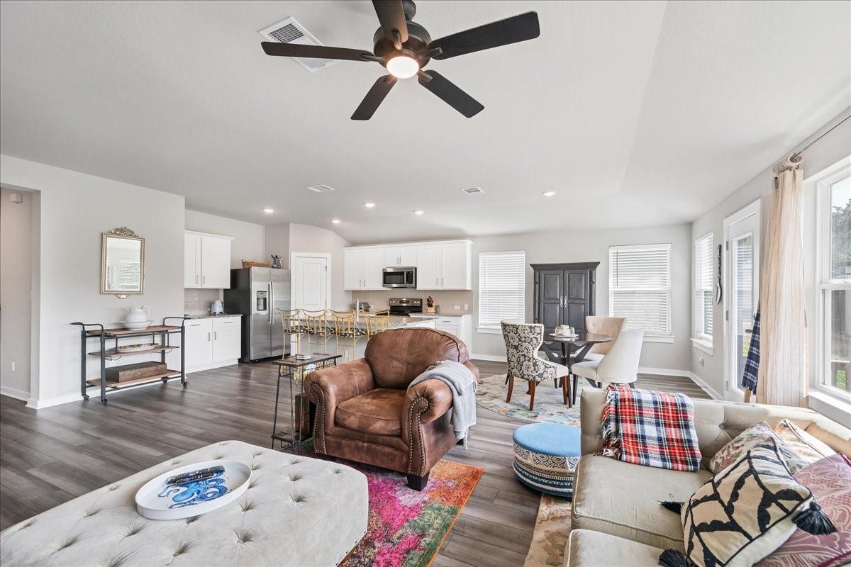 20203 Lincoln Cv, Lago Vista, TX 78645