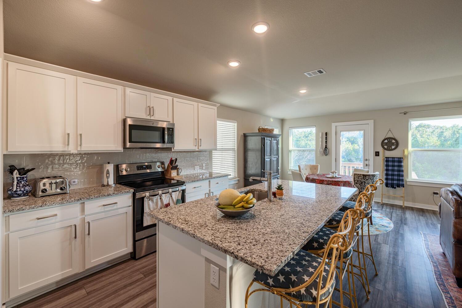 20203 Lincoln Cv, Lago Vista, TX 78645