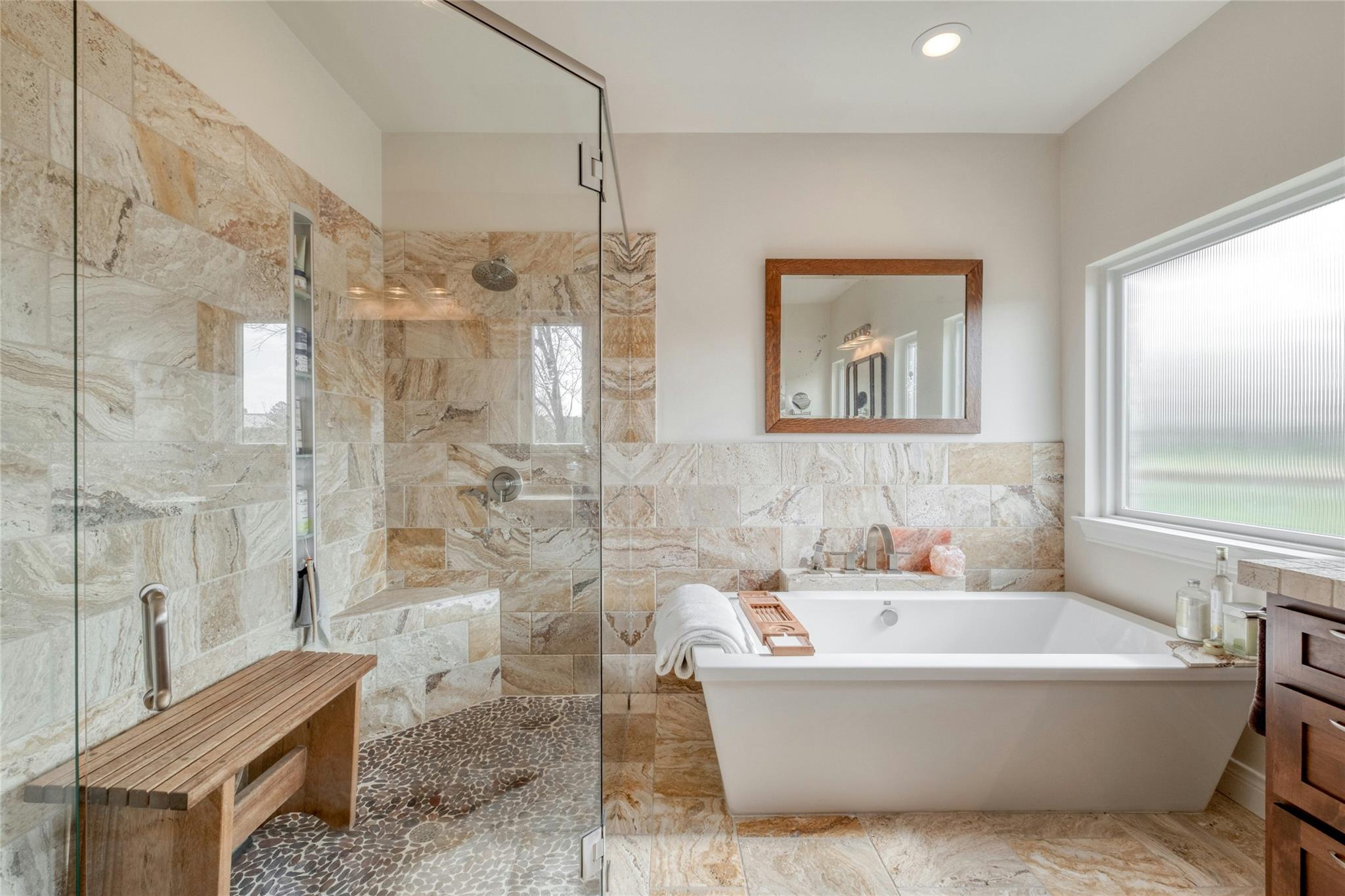 128 Bridle Ct, Bastrop, TX 78602