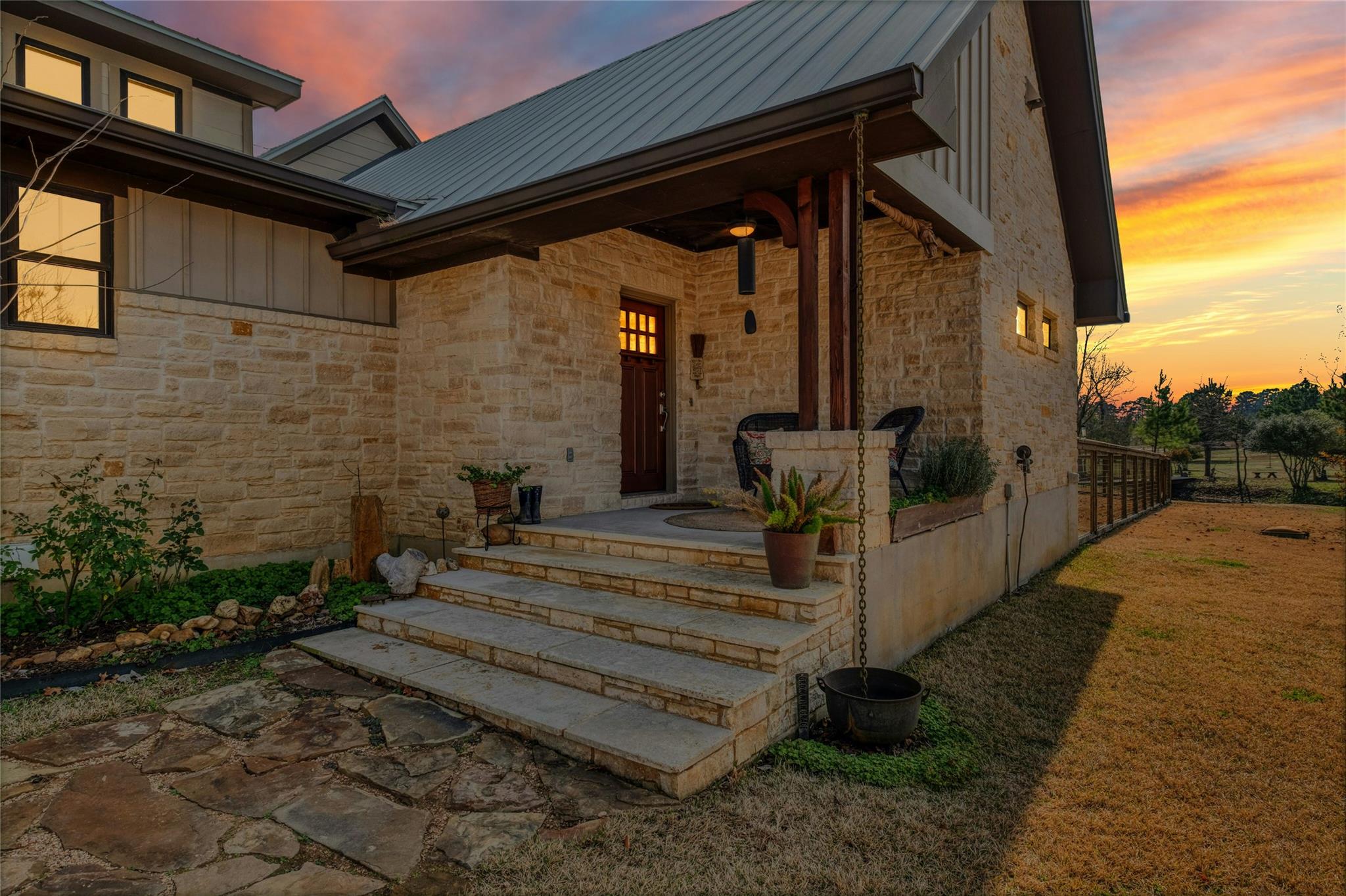 128 Bridle Ct, Bastrop, TX 78602