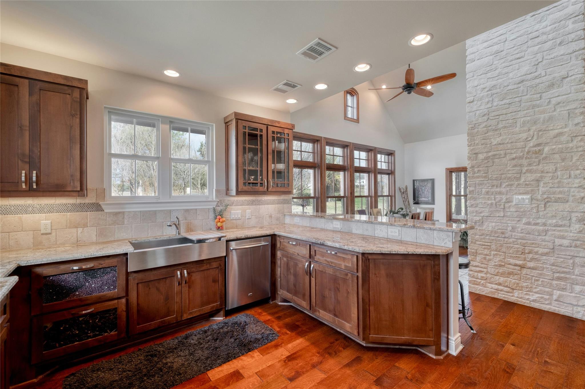 128 Bridle Ct, Bastrop, TX 78602