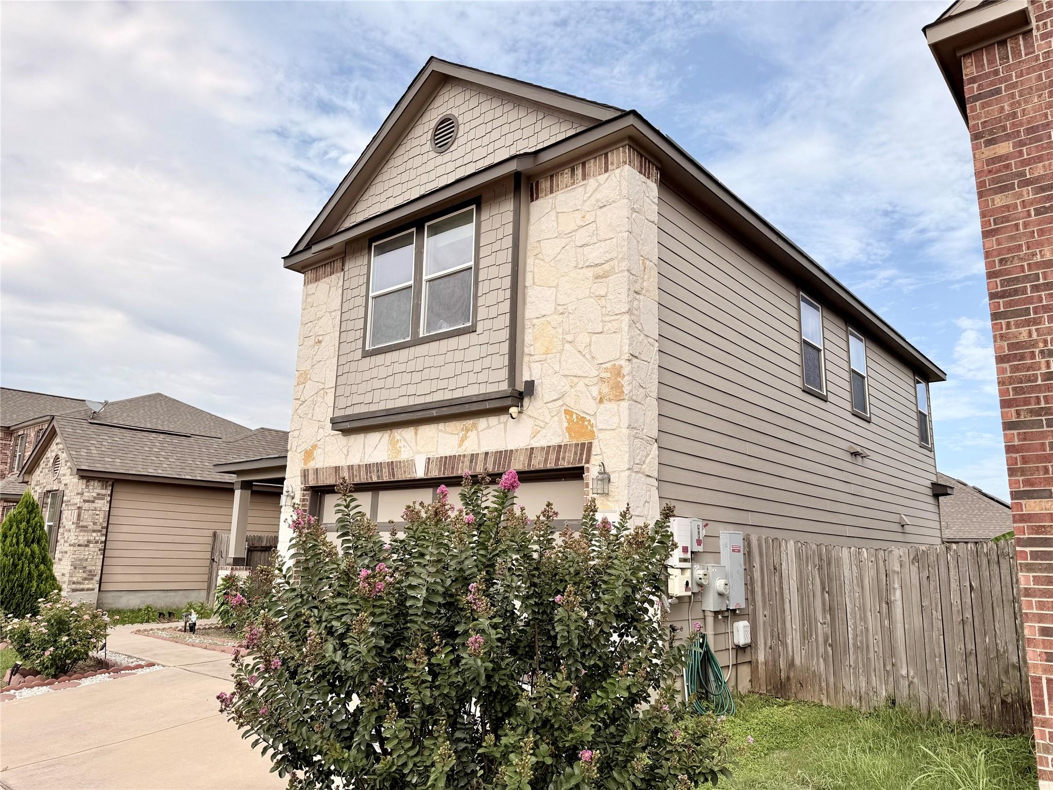 6805 Horseshoe Pond Dr, Del Valle, TX 78617