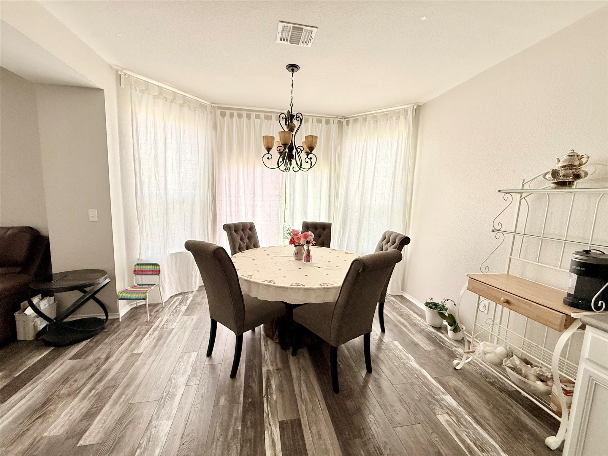 6805 Horseshoe Pond Dr, Del Valle, TX 78617