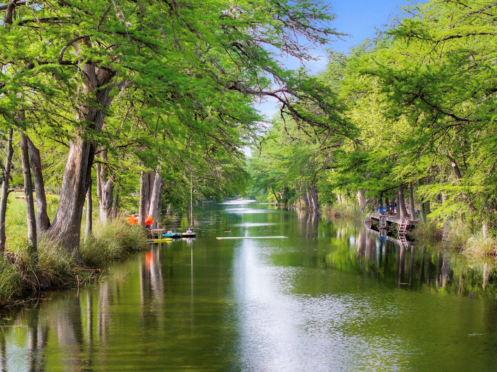 5824 N. US Hwy 83, Leakey, TX 78873