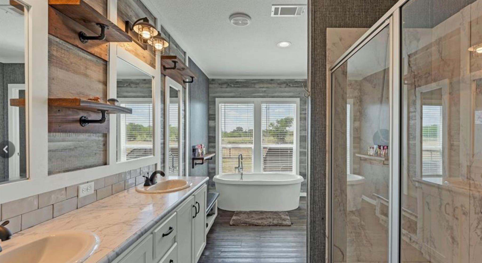 402 Free Timber Ln, Stockdale, TX 78160