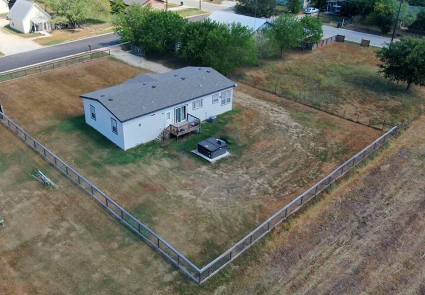 402 Free Timber Ln, Stockdale, TX 78160