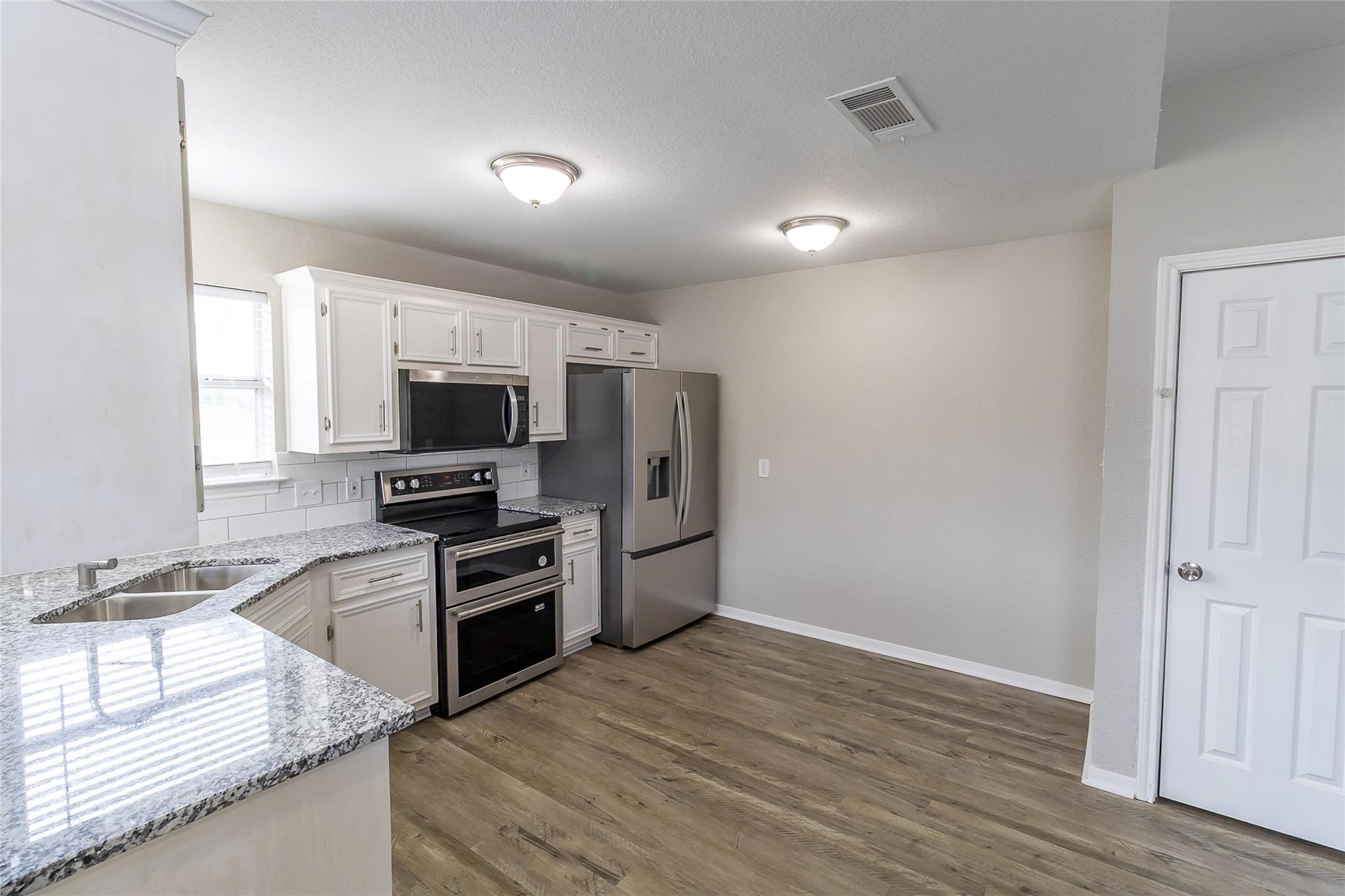 706 Brown St, Lampasas, TX 76550