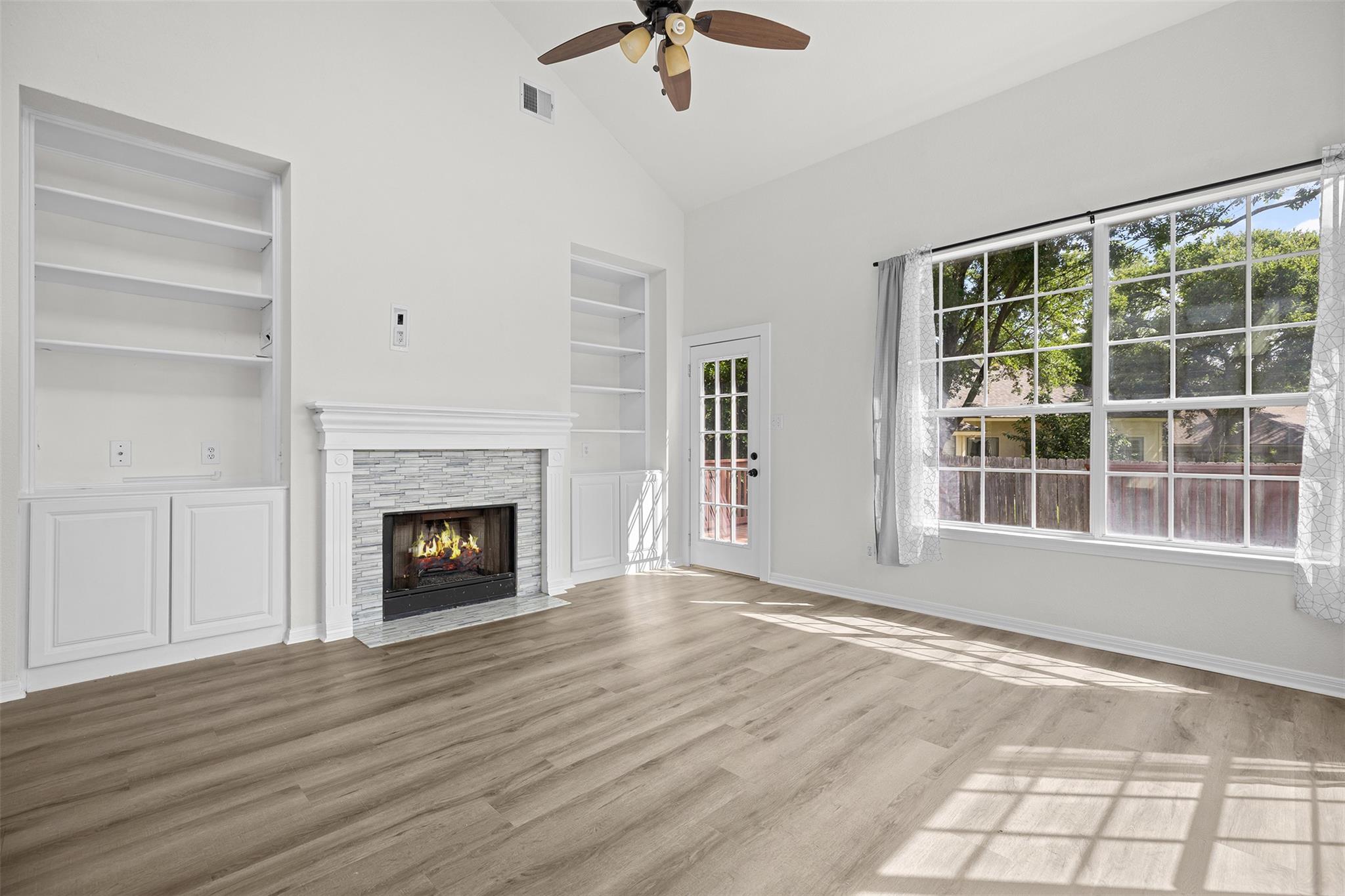 702 Ivy Ct, Round Rock, TX 78681