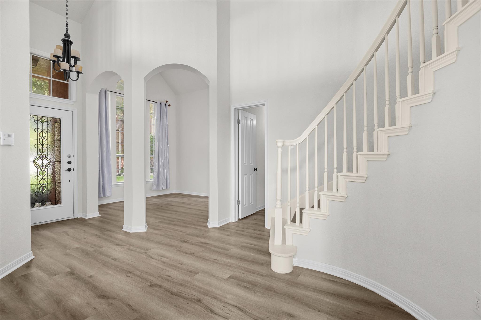 702 Ivy Ct, Round Rock, TX 78681