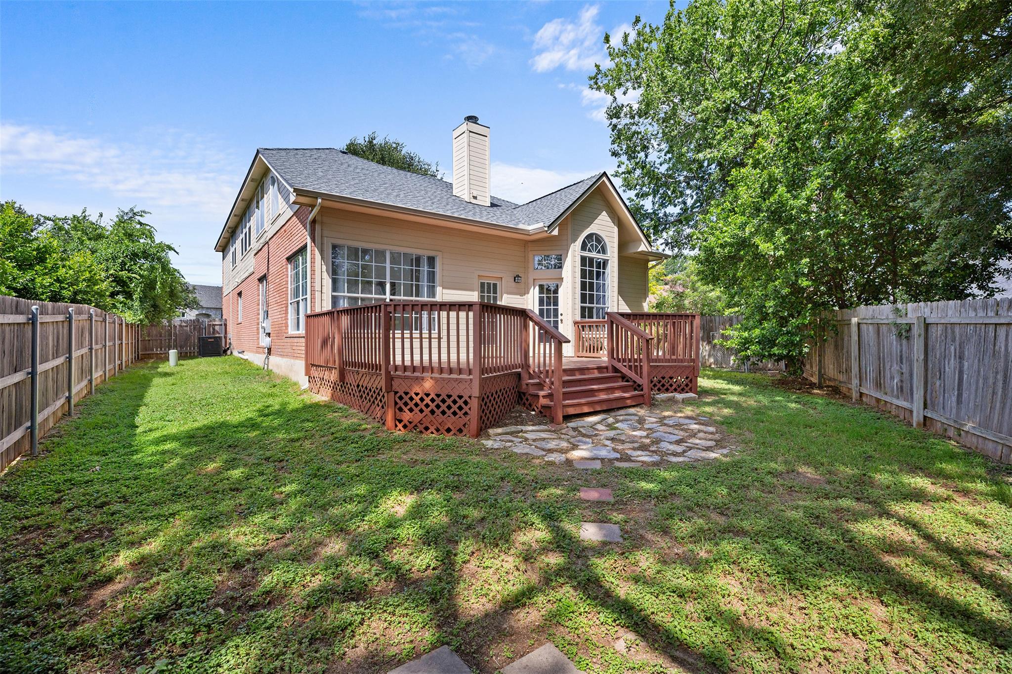 702 Ivy Ct, Round Rock, TX 78681
