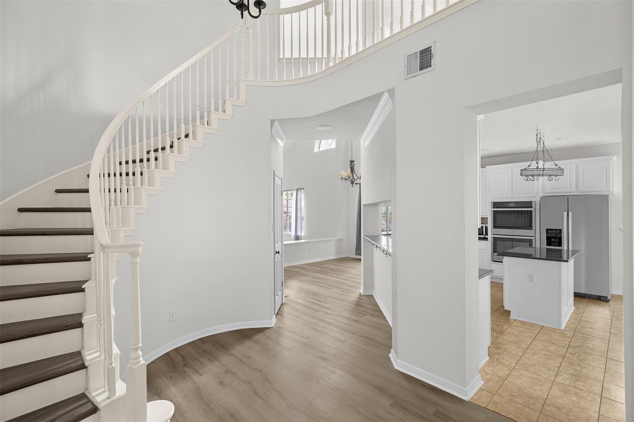 702 Ivy Ct, Round Rock, TX 78681