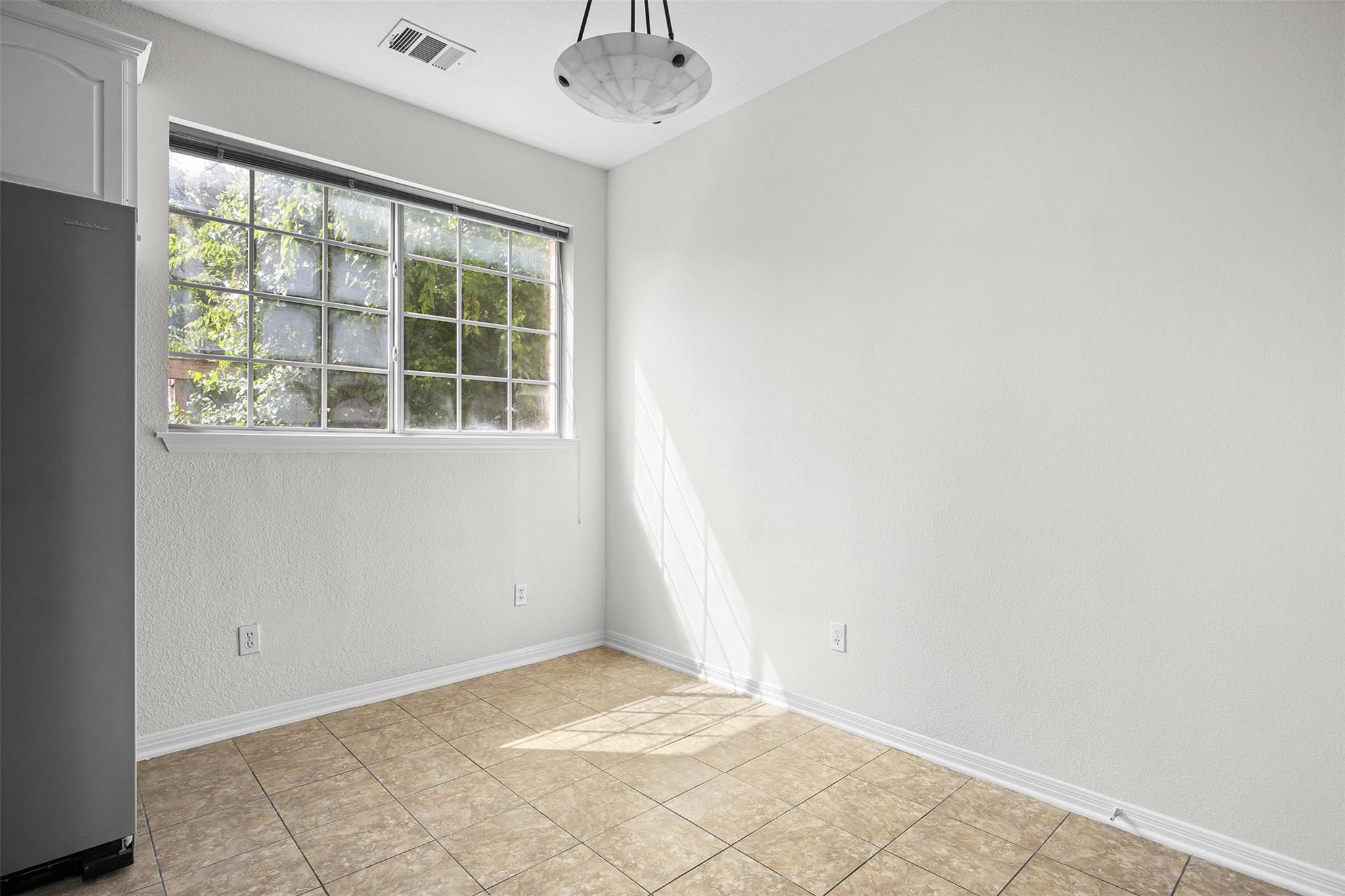 702 Ivy Ct, Round Rock, TX 78681