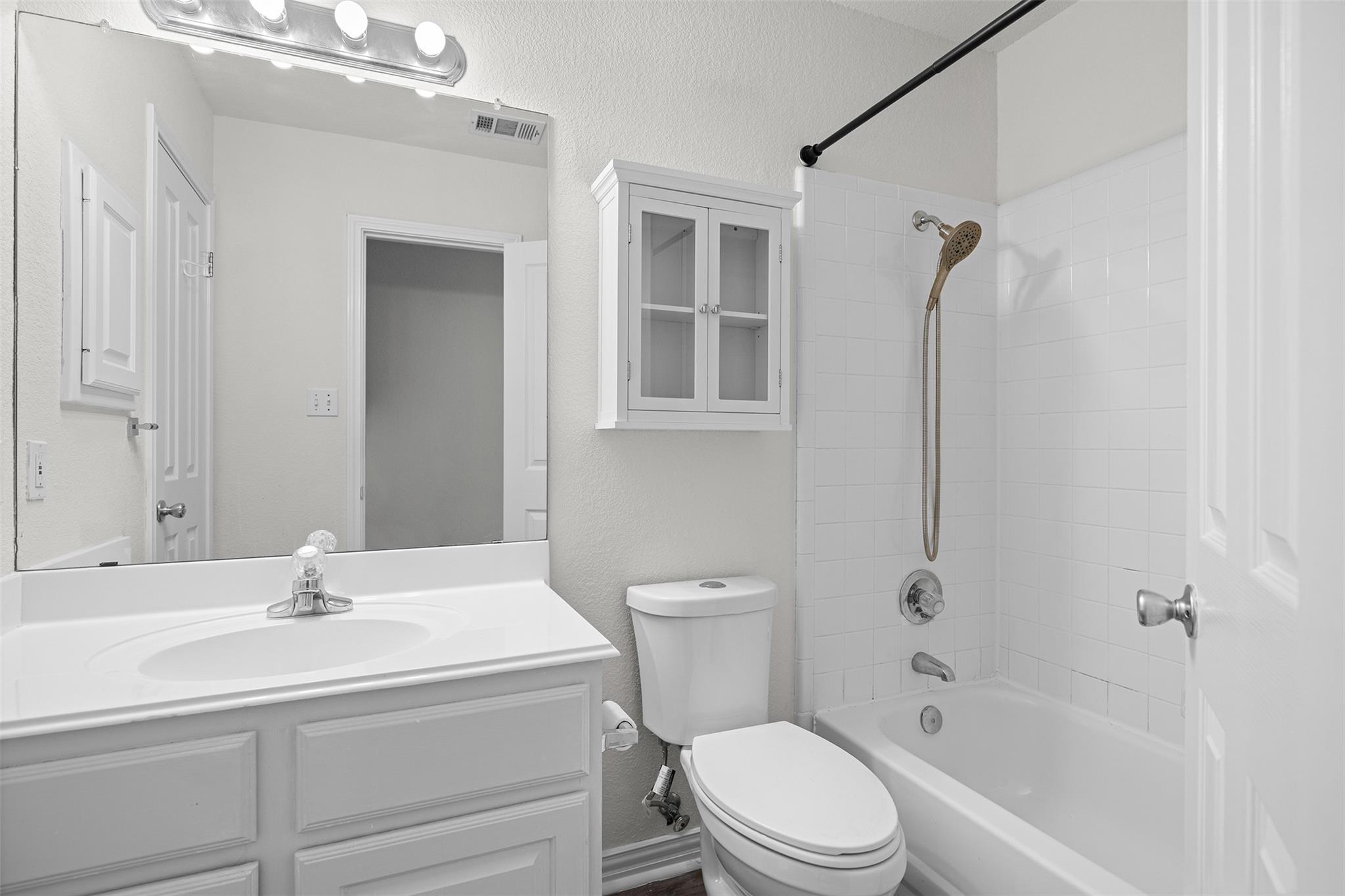 702 Ivy Ct, Round Rock, TX 78681