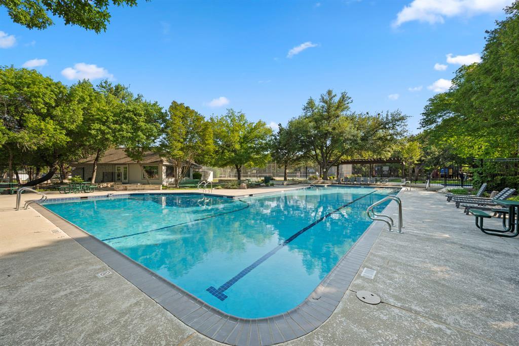 702 Ivy Ct, Round Rock, TX 78681