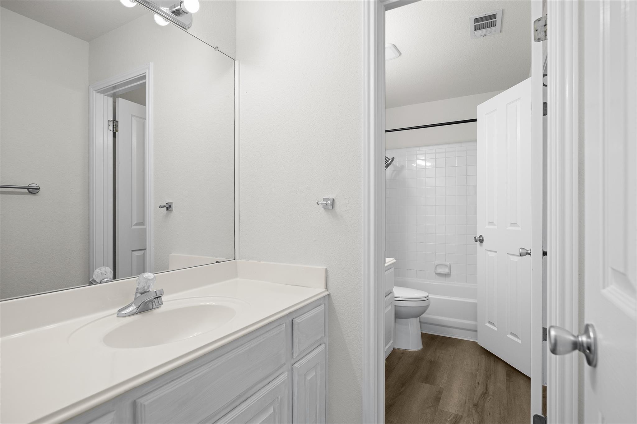 702 Ivy Ct, Round Rock, TX 78681